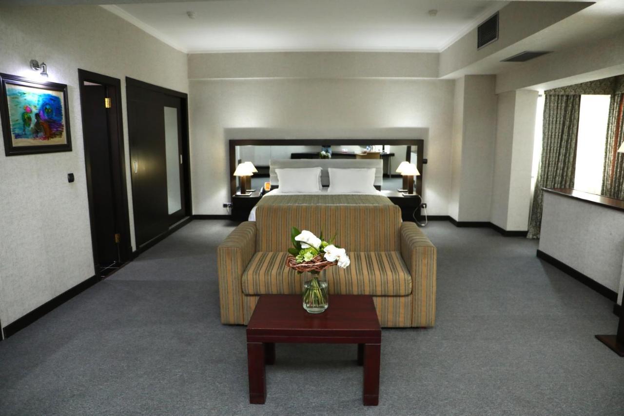 Le Grande Plaza Hotel Tashkent Ngoại thất bức ảnh