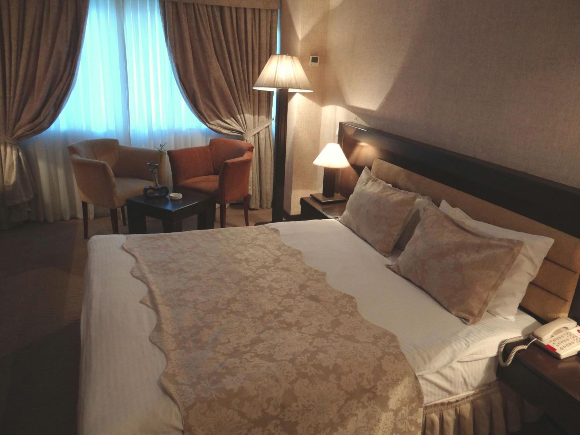Le Grande Plaza Hotel Tashkent Ngoại thất bức ảnh