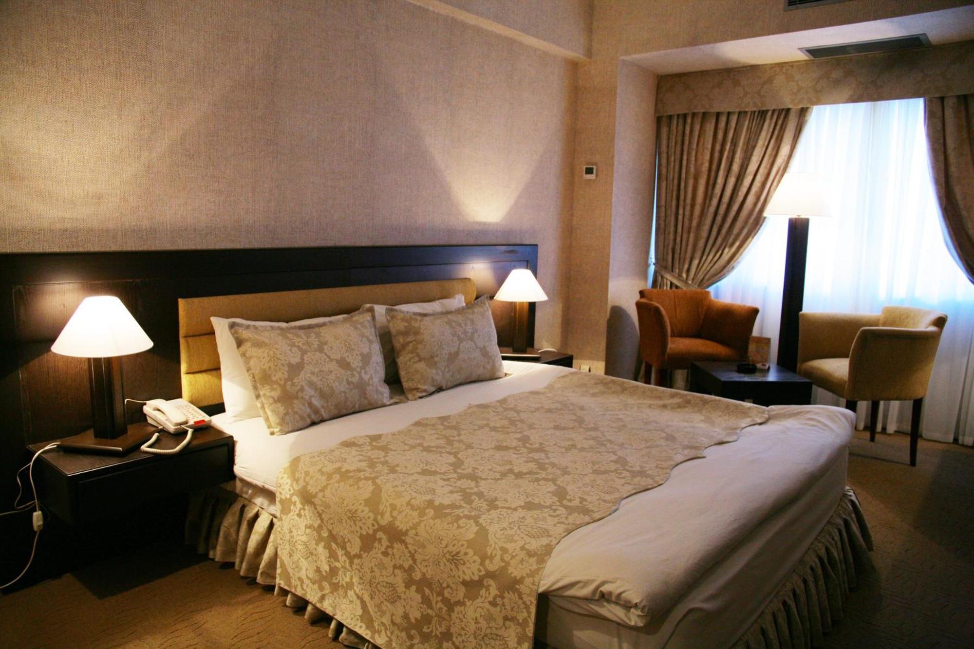 Le Grande Plaza Hotel Tashkent Ngoại thất bức ảnh