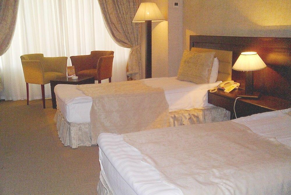 Le Grande Plaza Hotel Tashkent Ngoại thất bức ảnh