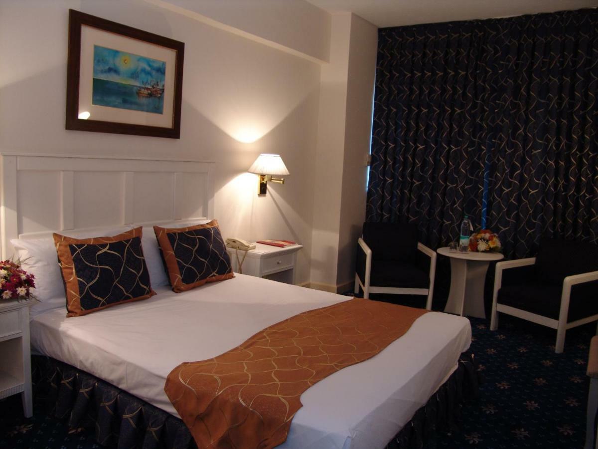 Le Grande Plaza Hotel Tashkent Ngoại thất bức ảnh